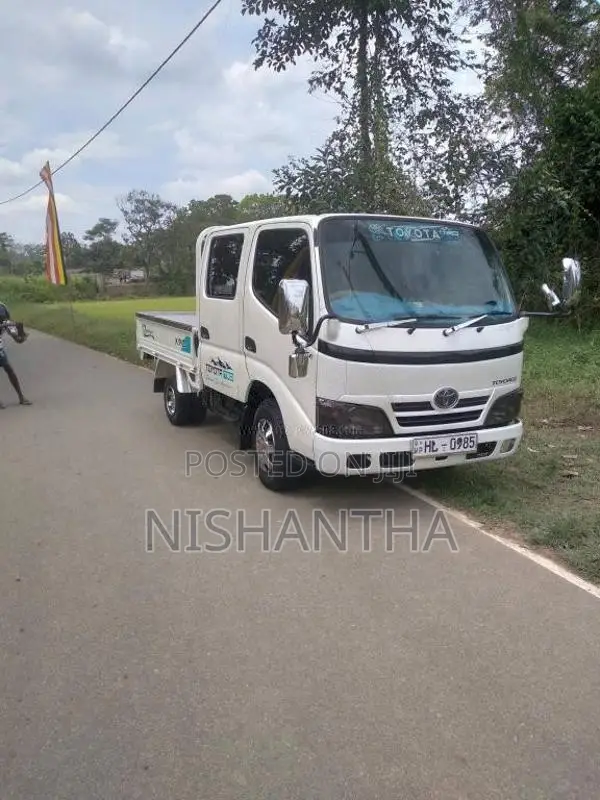 Toyota Dyna 2003 Crew Cab (Used)
