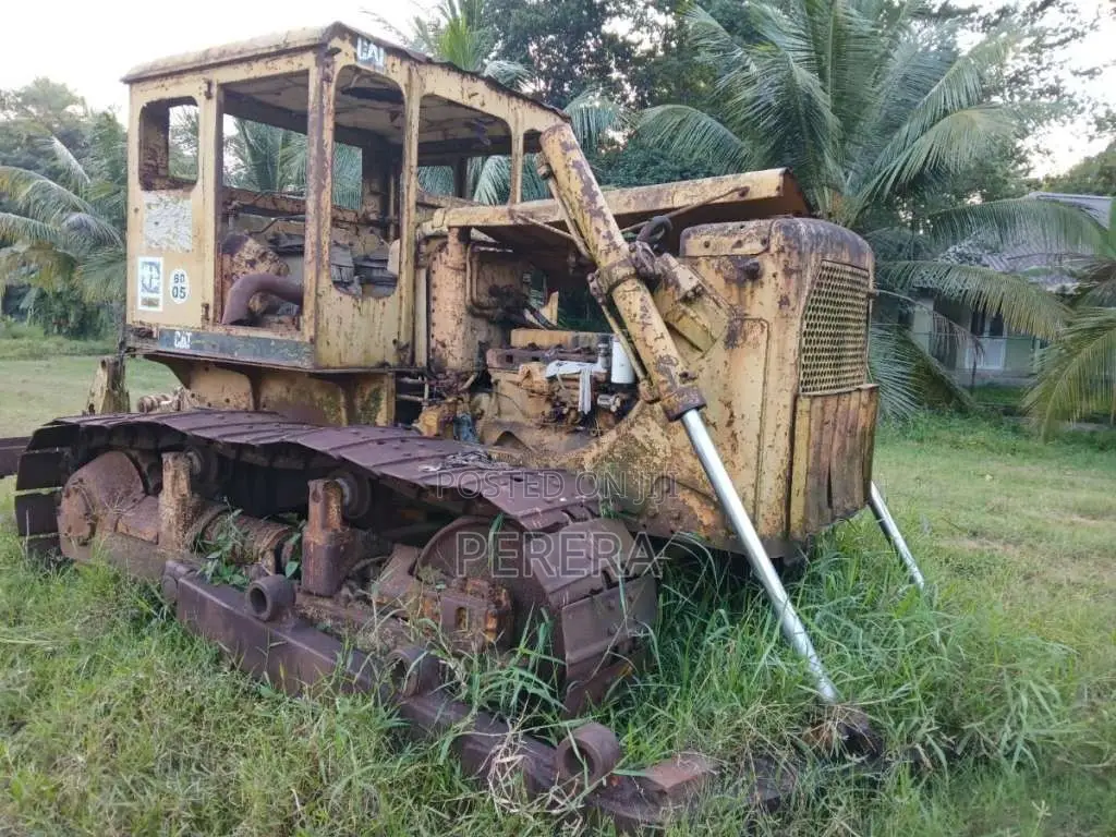 CAT D6C 2004 Heavy-Duty (Used)