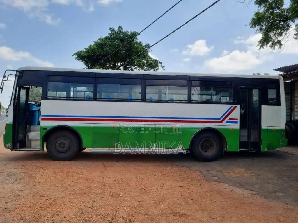 Tata Starbus 2010 Bus (Used)