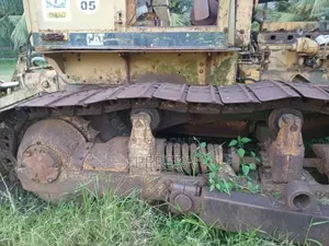 CAT D6C 2004 Heavy-Duty (Used)
