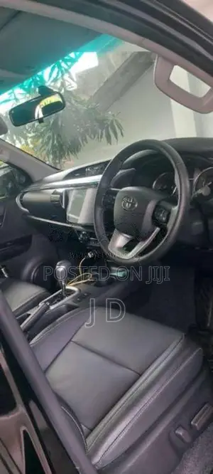 Toyota Hilux 2025 Pickup (Used)