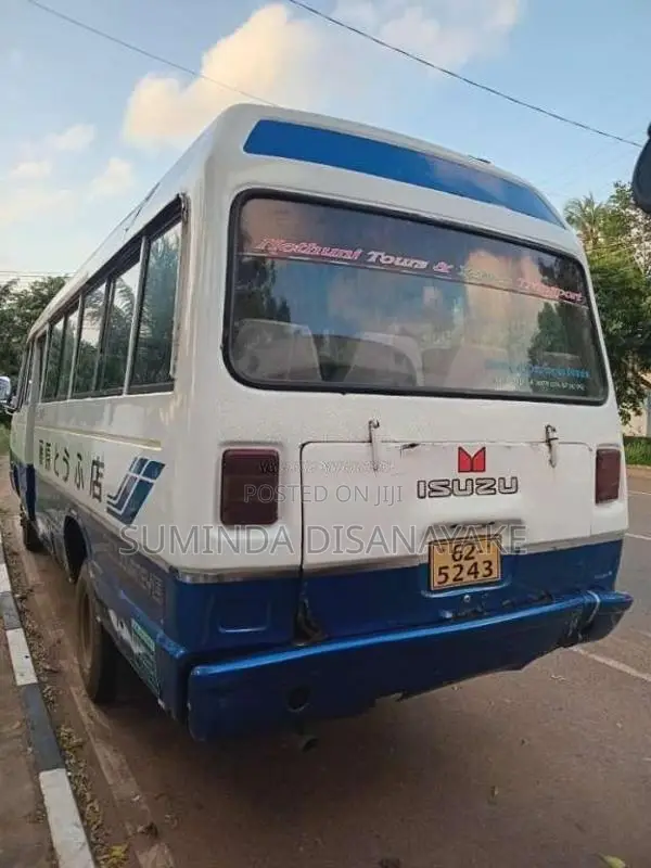 Isuzu Journey 1987 Bus (Used)