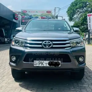 Toyota Hilux 2019 Pickup (Used)
