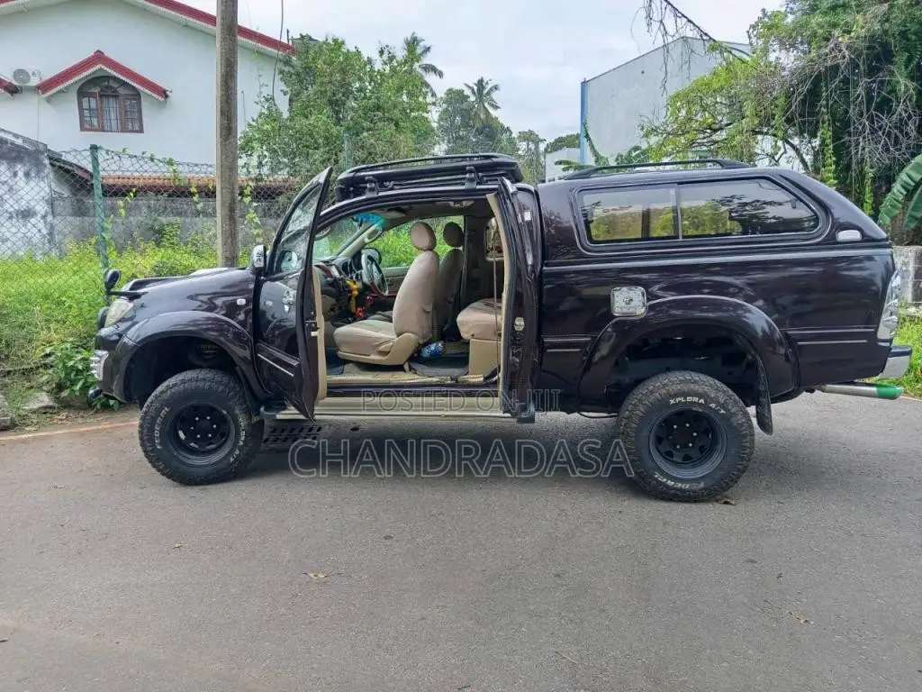 Toyota Hilux 2009 Pickup (Used)