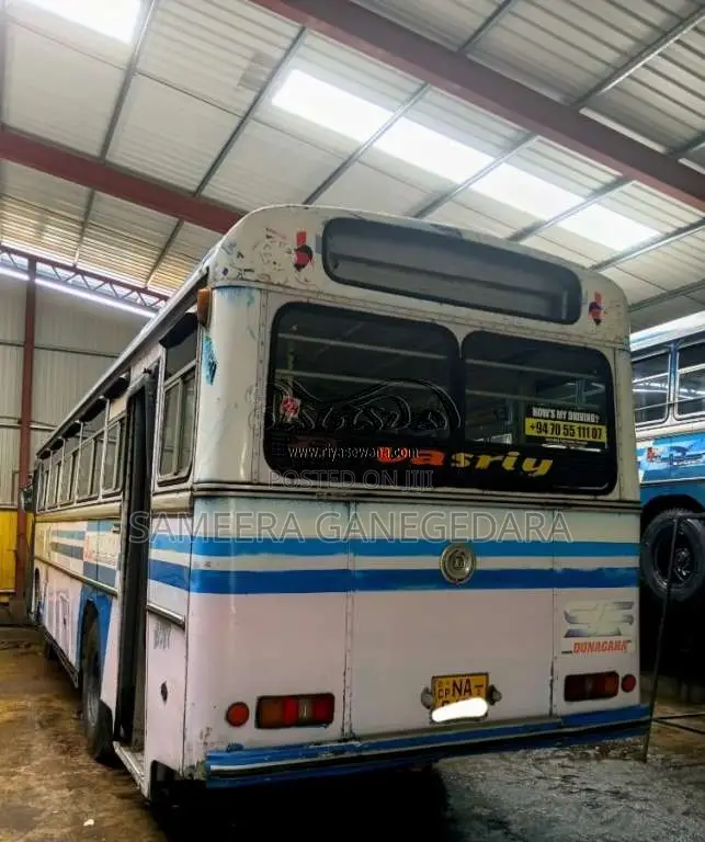 Ashok-Leyland Hino Power 2005 Bus (Used)