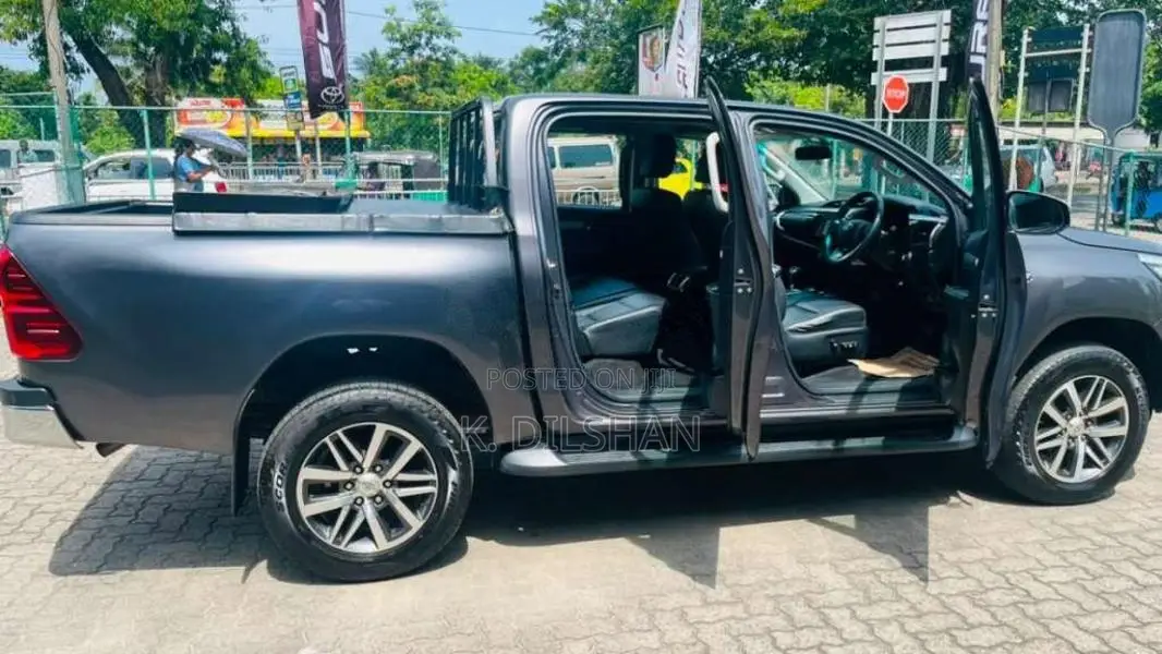 Toyota Hilux 2019 Pickup (Used)