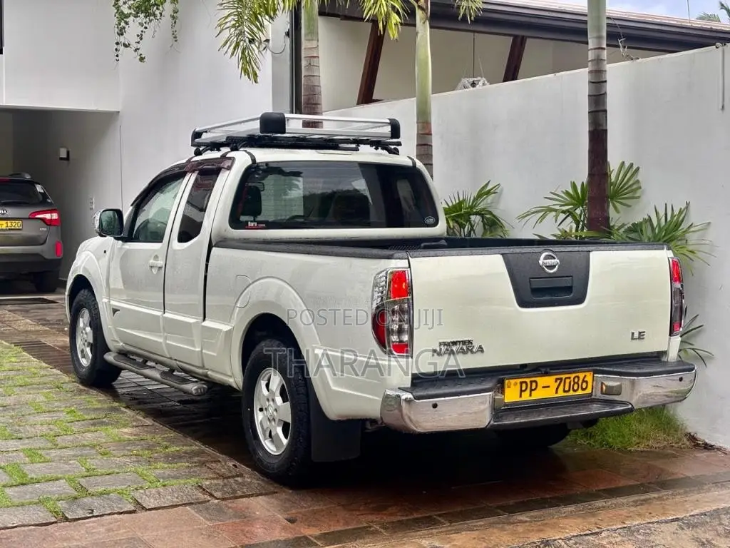 Nissan Navara Thailand 2010 Pickup (Used)