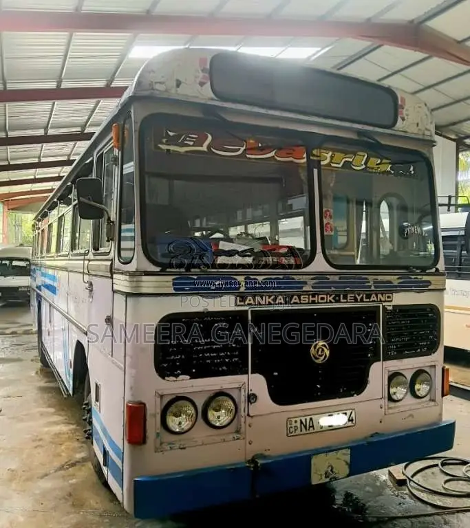 Ashok-Leyland Hino Power 2005 Bus (Used)