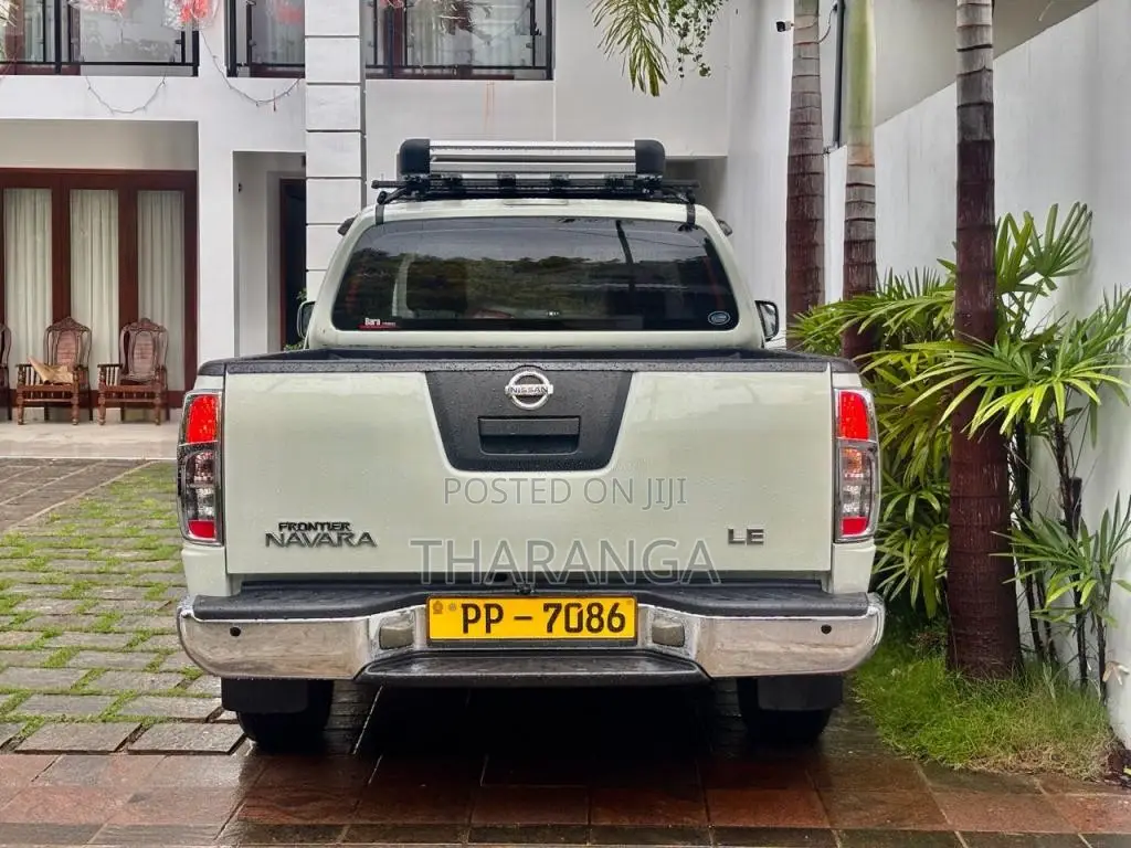 Nissan Navara Thailand 2010 Pickup (Used)