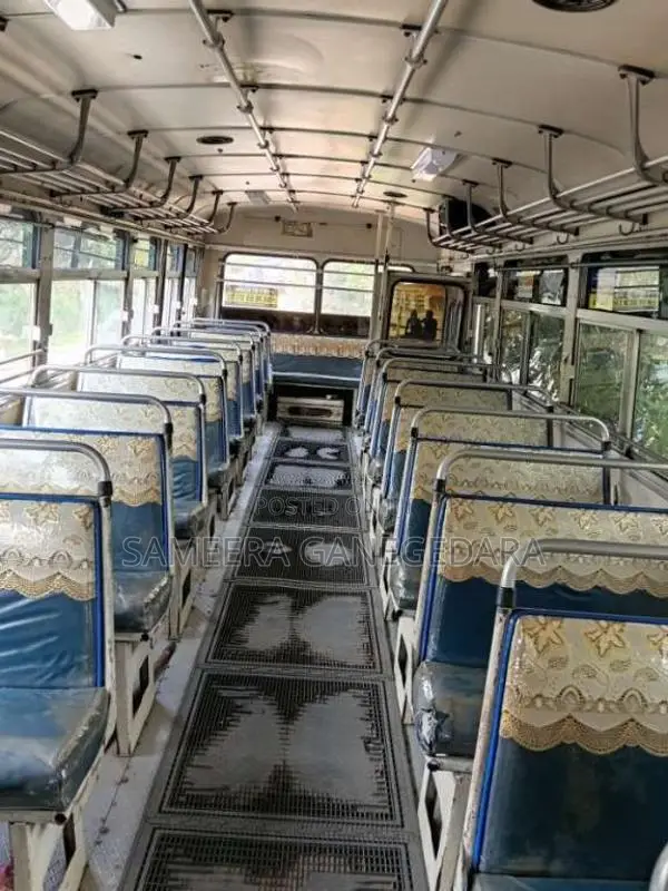 Ashok-Leyland Hino Power 2005 Bus (Used)