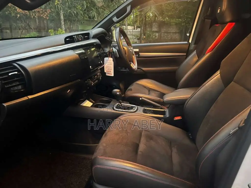 Toyota Hilux GR Sport 2024 Pickup (Used)