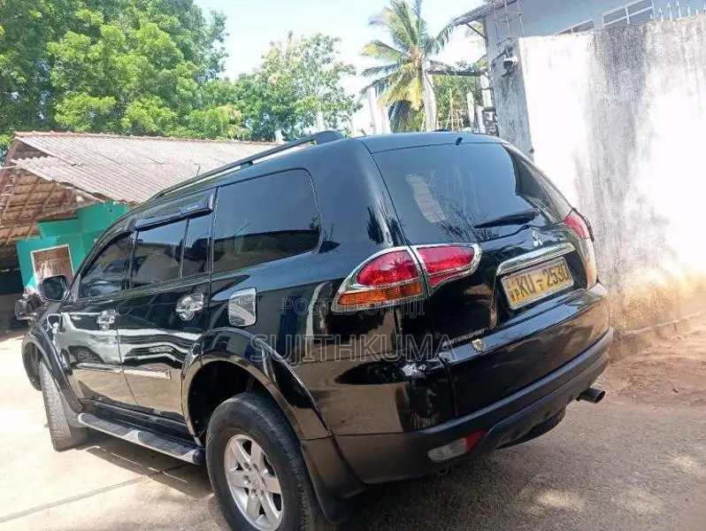 Mitsubishi Montero 2012 Pickup (Used)