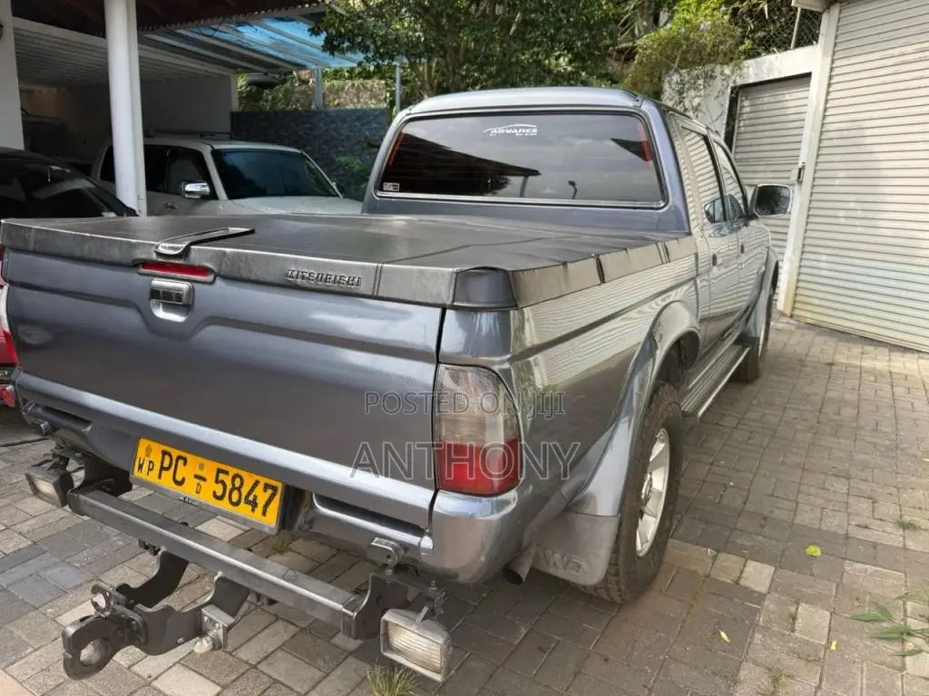 Mitsubishi L200 2011 Pickup (Used)