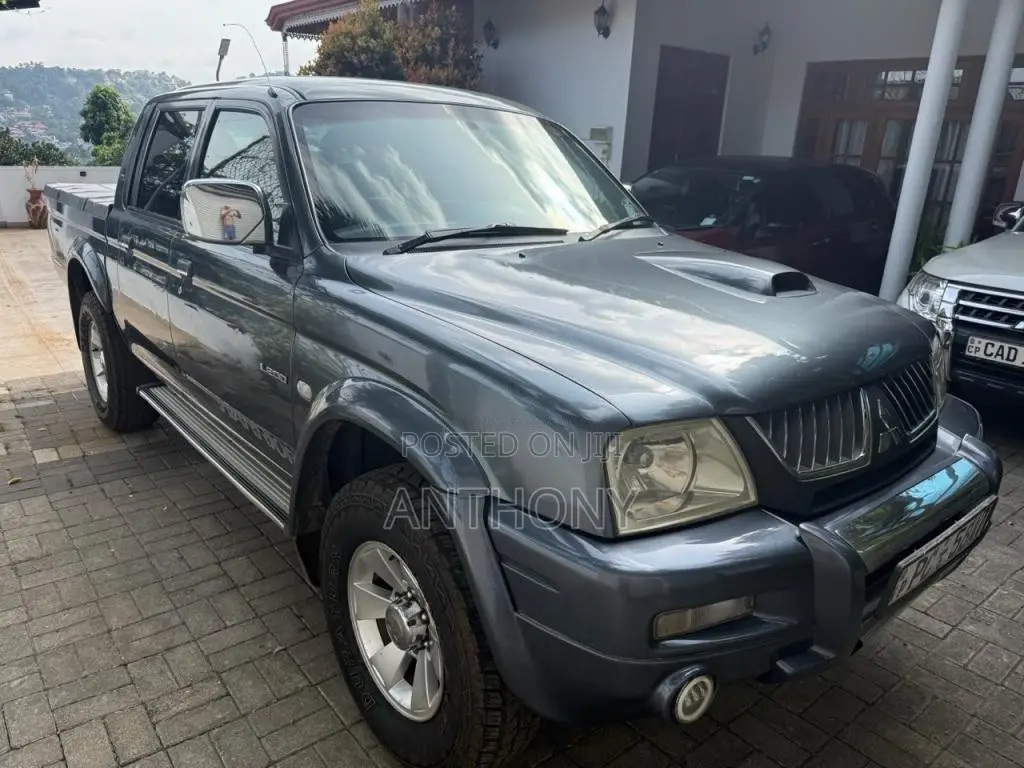 Mitsubishi L200 2011 Pickup (Used)