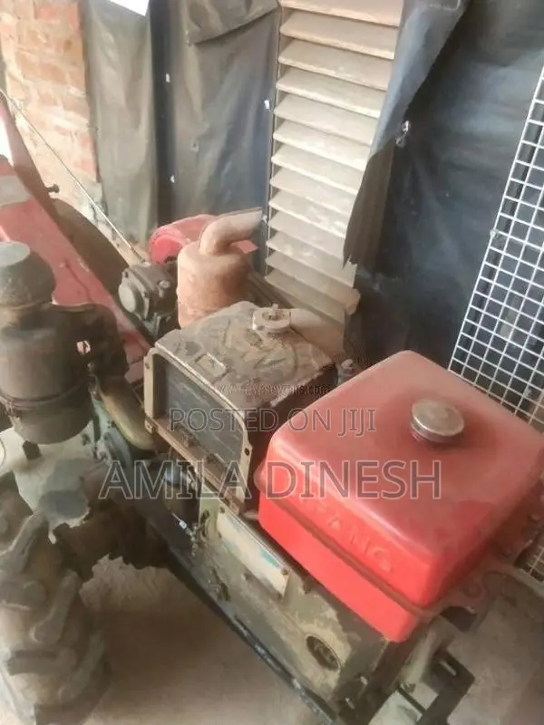 Singer Gn12 2006 Tractor (Used)