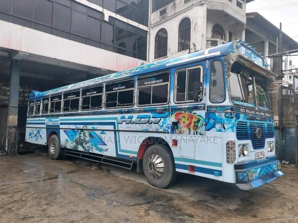 Ashok-Leyland Viking 2010 Bus (Used)