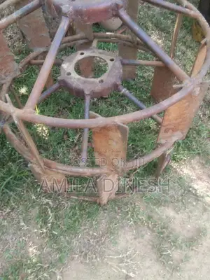 Singer Gn12 2006 Tractor (Used)