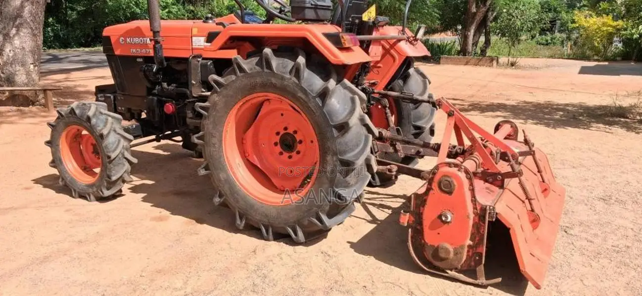 Kubota 471 2022 Tractor (Used)