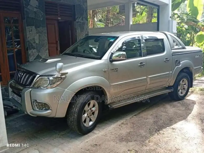 Toyota Hilux 2011 Pickup (Used)