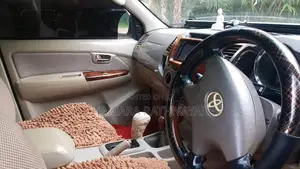 Toyota Hilux Vigo G Grade 2012 Pickup (Used)
