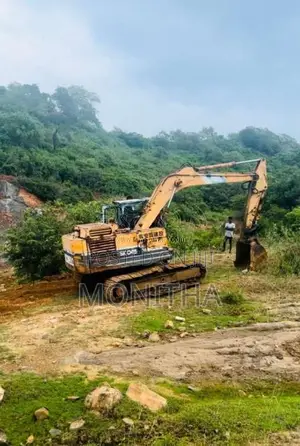 Kobelco Excavator 120 1997 Heavy-Duty (Used)