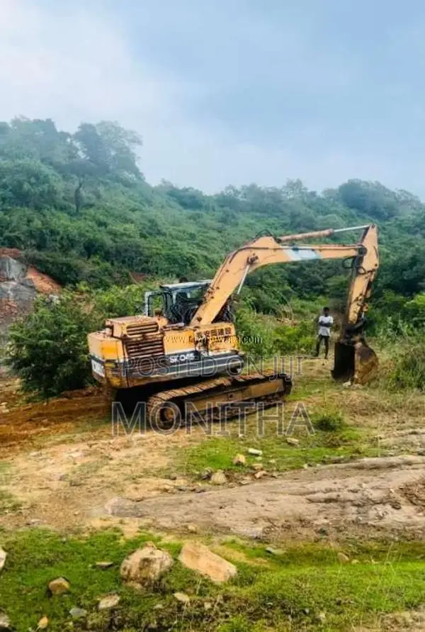 Kobelco Excavator 120 1997 Heavy-Duty (Used)