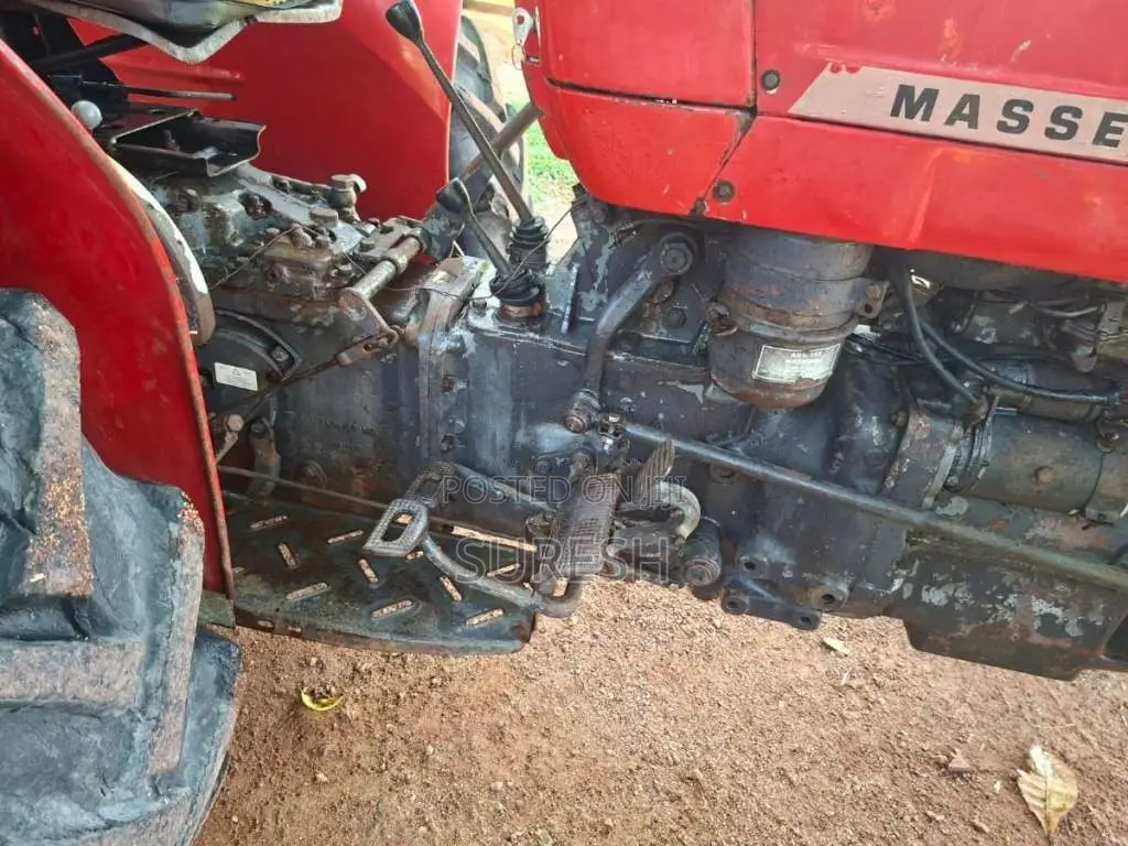 Massey-Ferguson 135 D 1988 Tractor (Used)