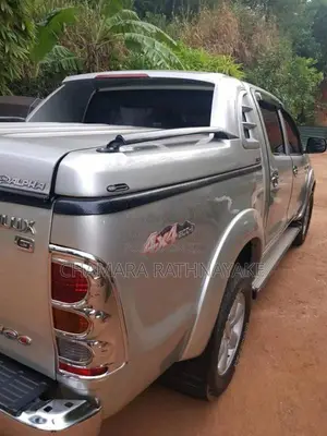 Toyota Hilux Vigo G Grade 2012 Pickup (Used)