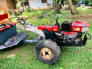 Kubota K700 1996 Tractor (Used)