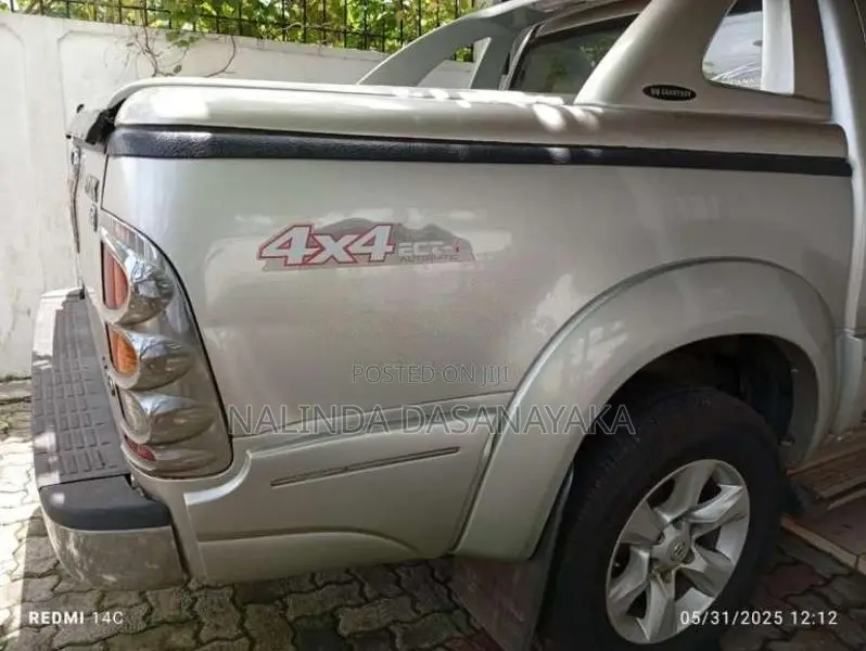 Toyota Hilux 2011 Pickup (Used)