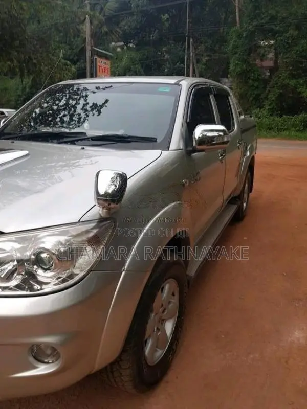Toyota Hilux Vigo G Grade 2012 Pickup (Used)