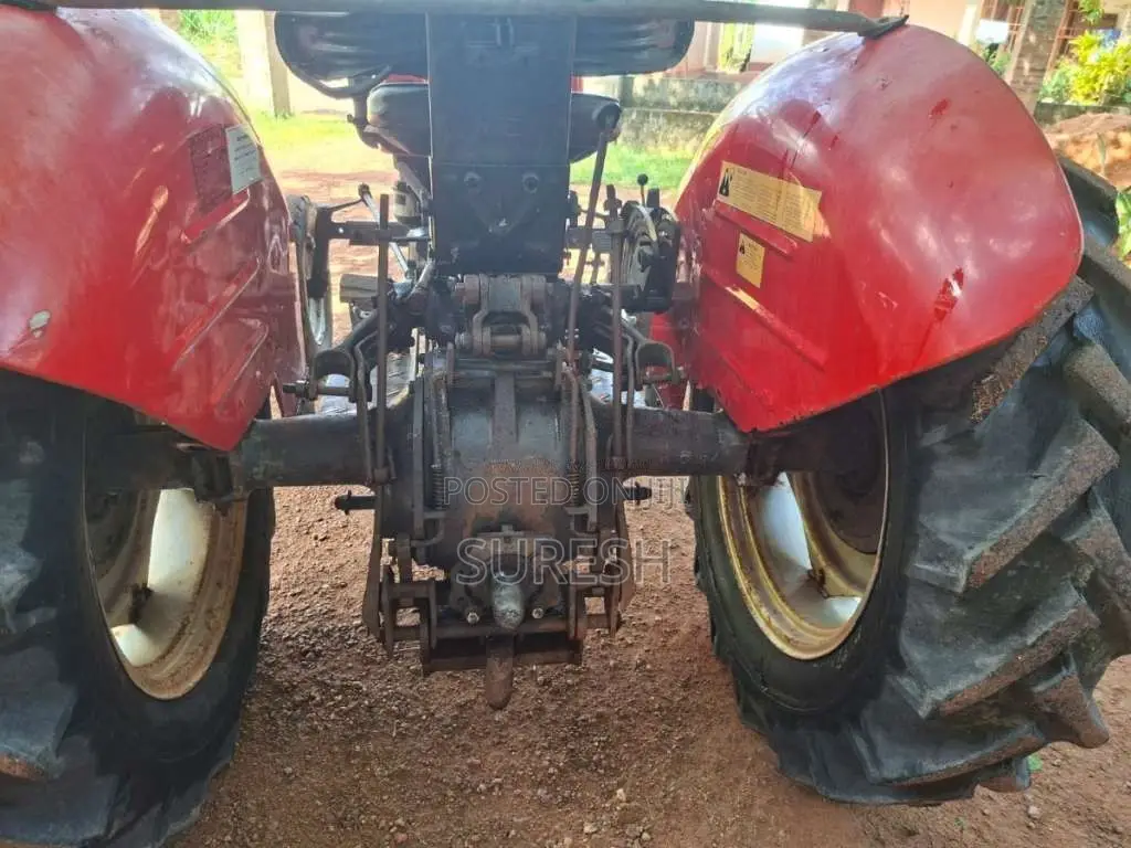 Massey-Ferguson 135 D 1988 Tractor (Used)