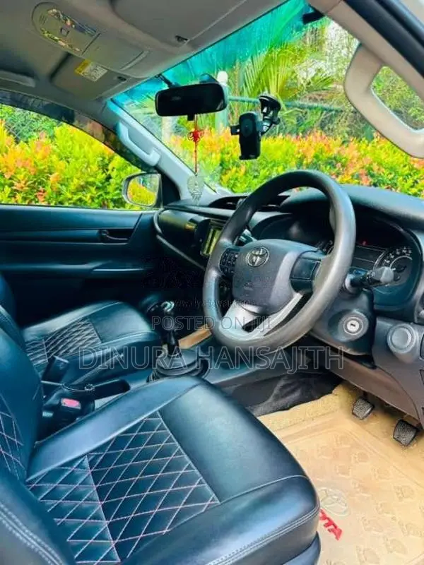 Toyota Hilux 2016 Pickup (Used)