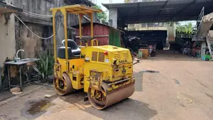 Sakai 2.5 Ton Vibrating Roller 2014 Heavy-Duty (Used)