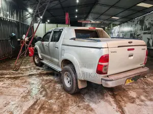 Toyota Hilux 2006 Pickup (Used)