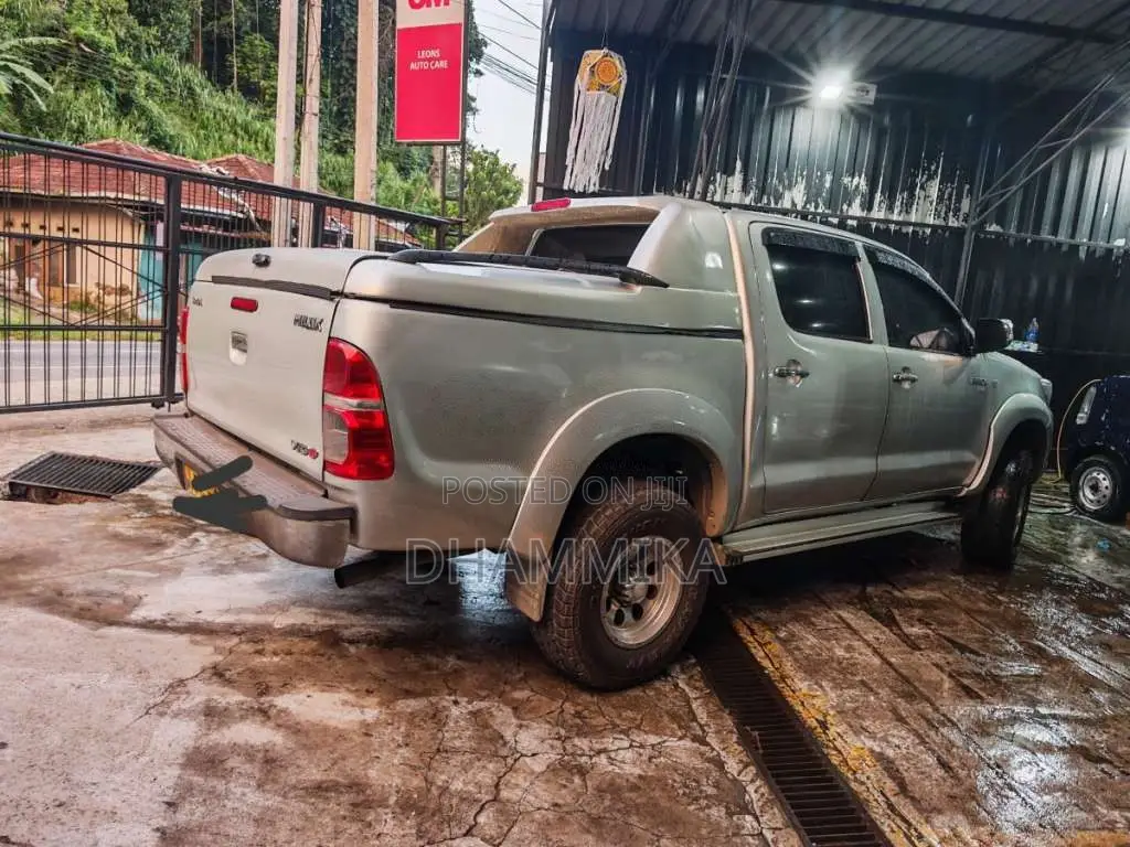 Toyota Hilux 2006 Pickup (Used)