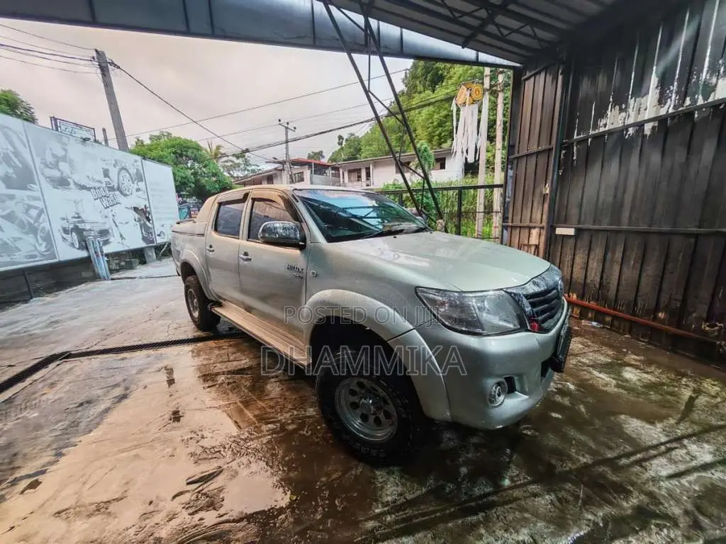 Toyota Hilux 2006 Pickup (Used)