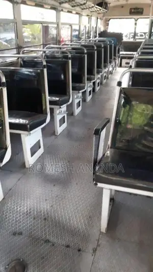 Ashok-Leyland Leyland 2011 Bus (Used)