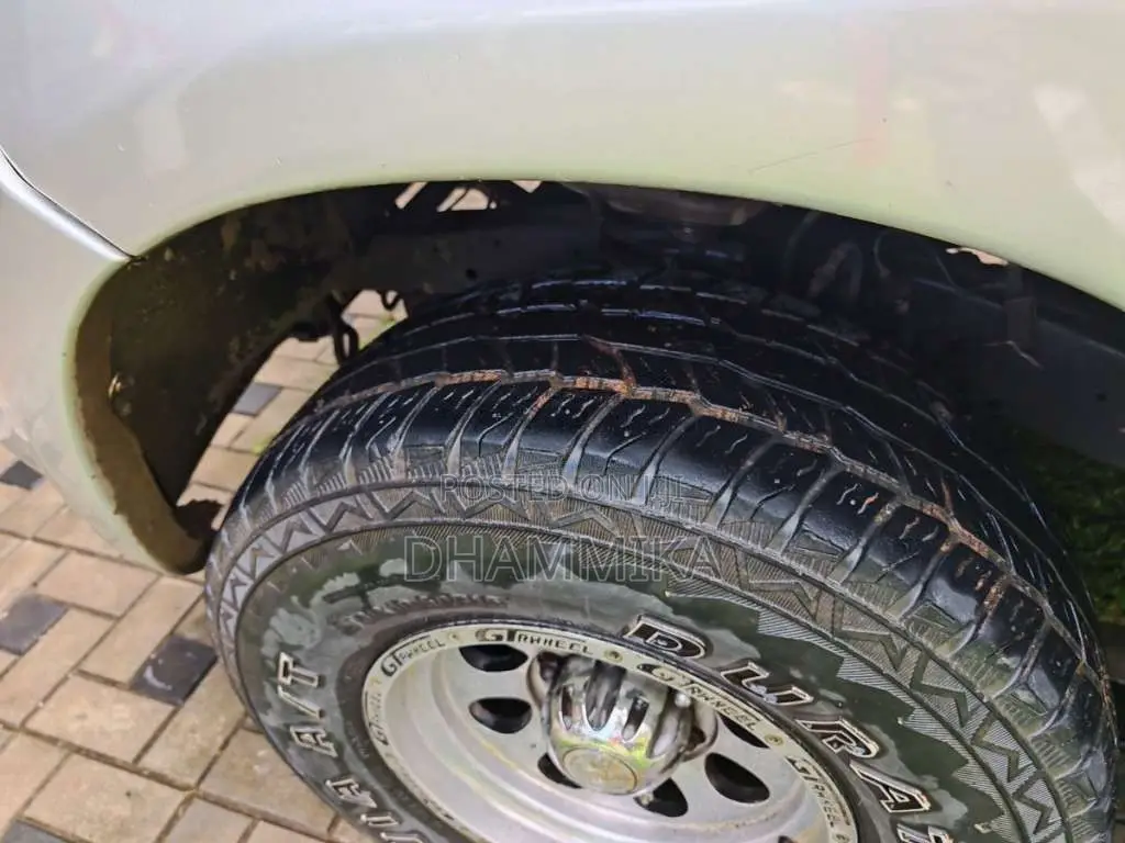 Toyota Hilux 2006 Pickup (Used)