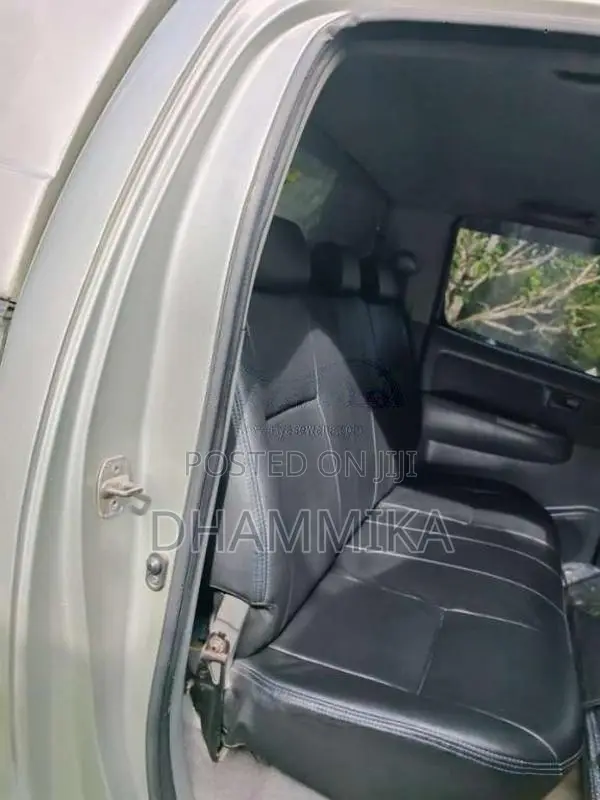 Toyota Hilux 2006 Pickup (Used)