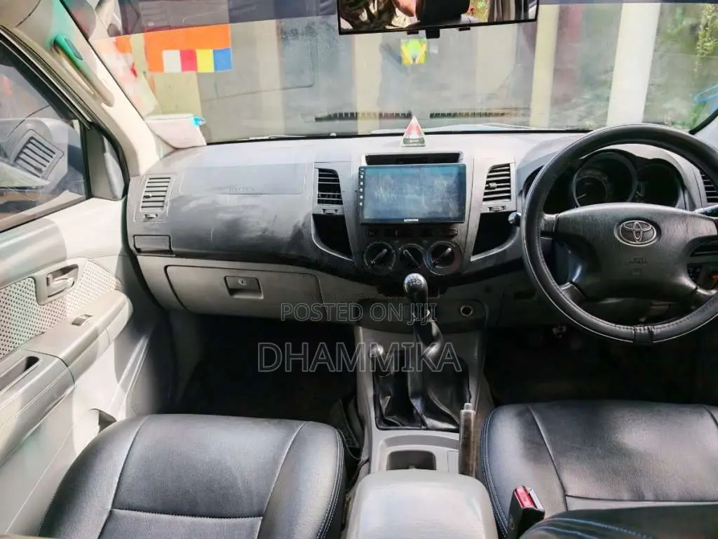 Toyota Hilux 2006 Pickup (Used)