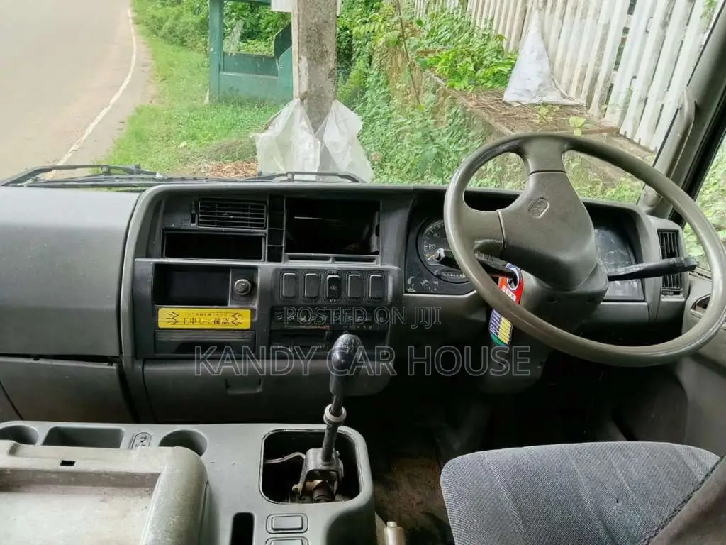 Mitsubishi Fuso Fighter 1993 Heavy-Duty (Used)