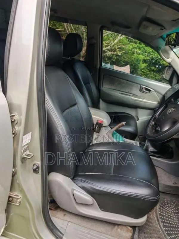 Toyota Hilux 2006 Pickup (Used)
