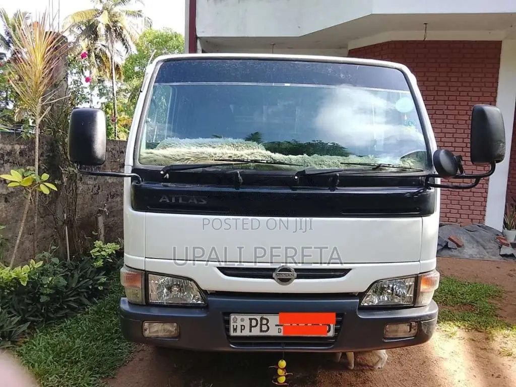 Nissan CrewCab 2002 Crew Cab (Used)