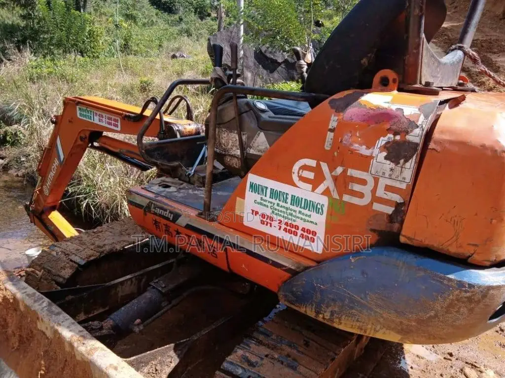 Hitachi Excavator 2022 Heavy-Duty (Used)