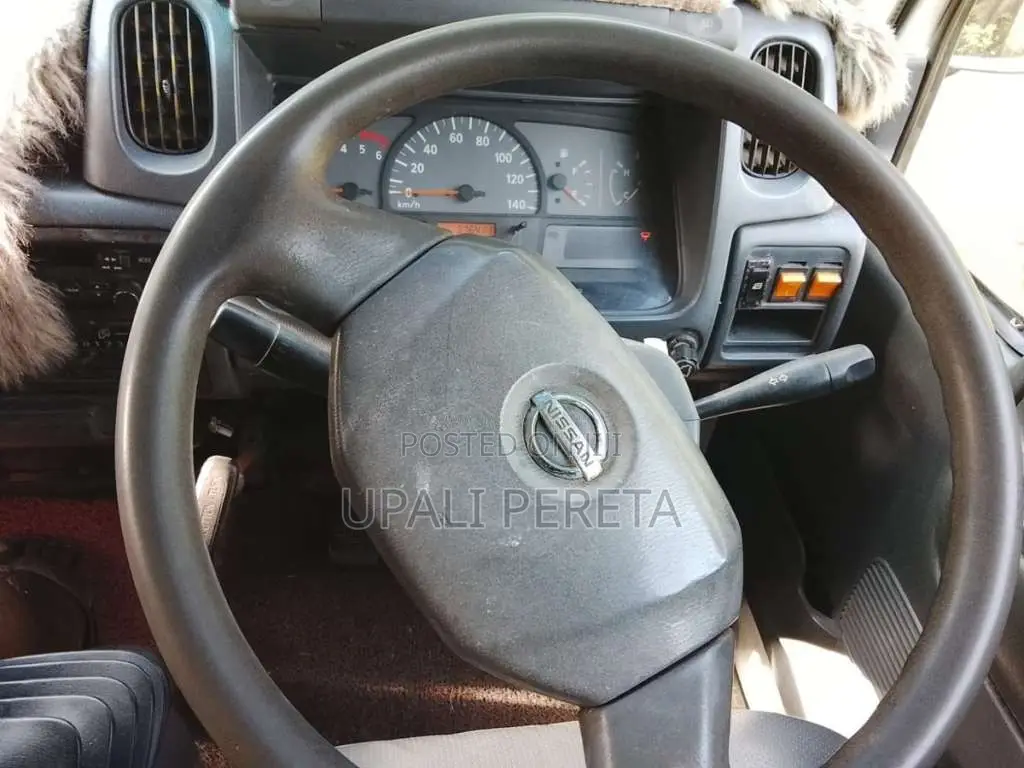 Nissan CrewCab 2002 Crew Cab (Used)