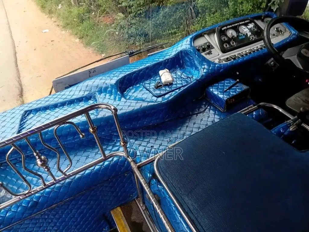 Ashok-Leyland Leyland 2015 Bus (Used)