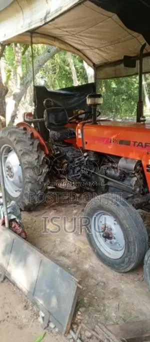 TAFE TAFE 2009 Tractor (Used)