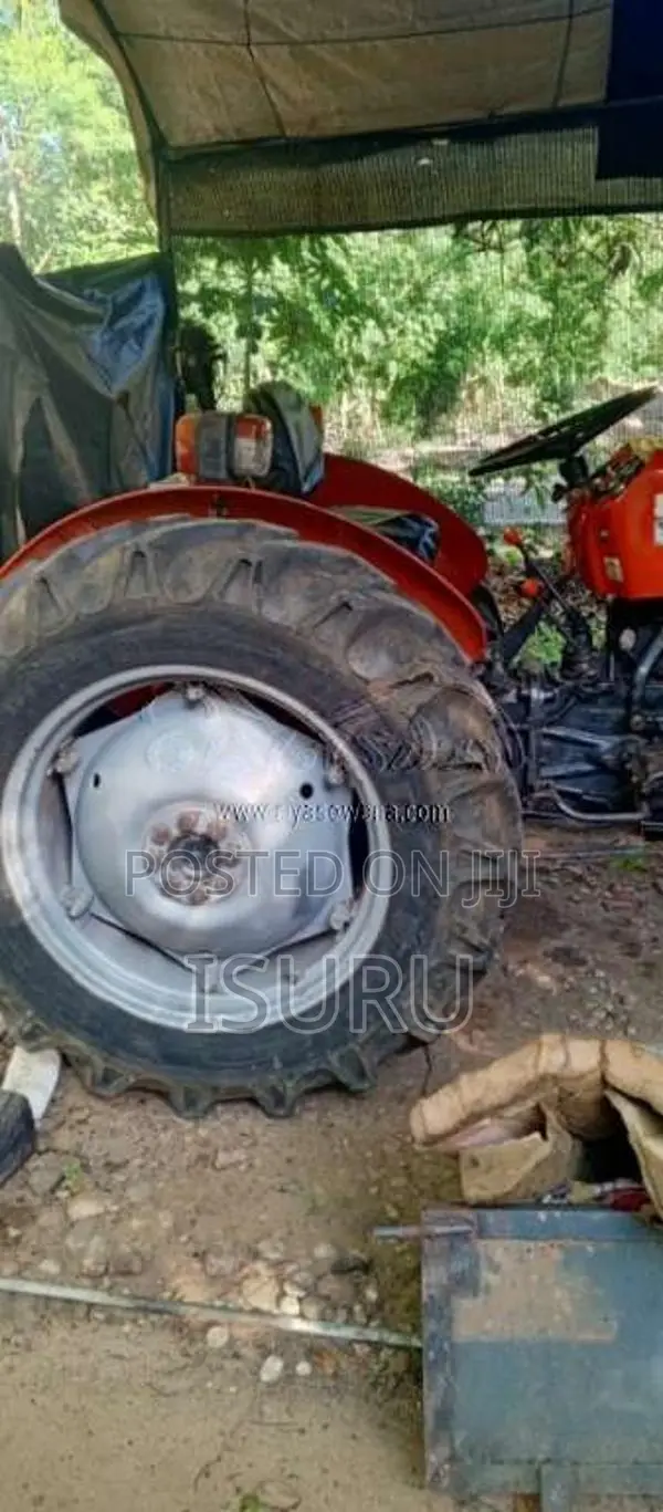 TAFE TAFE 2009 Tractor (Used)