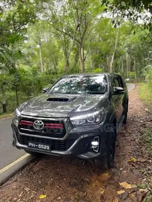 Toyota Hilux 2016 Pickup (Used)